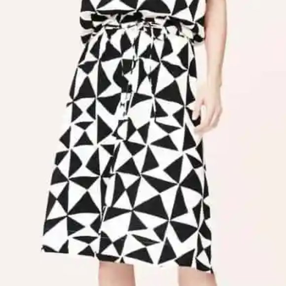 LOFT Black and White Geometric Midi Skirt - Picture 9 of 9
